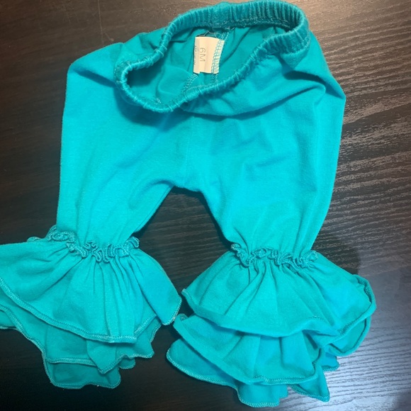 Baby Ruffle pants 6m - Picture 2 of 2
